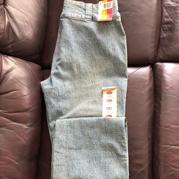 Long Lt.Blue Lee Women’s Jeans Stretch no gap waistband One True Fit Boot Cut - Picture 10 of 11